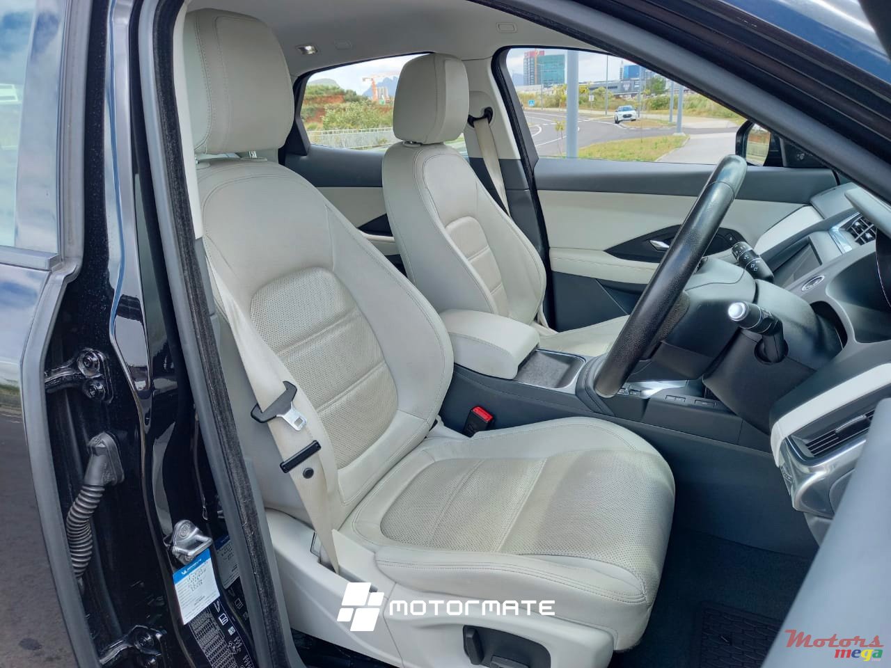 2019' Jaguar E-Pace photo #5