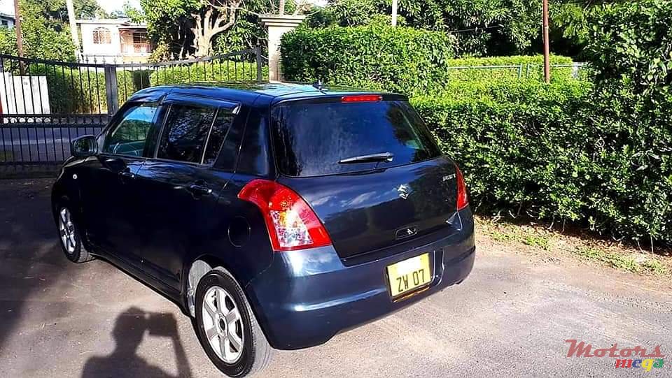 2007' Suzuki Swift photo #3