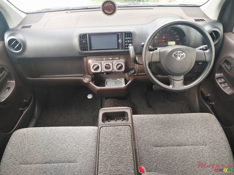 2013' Toyota Paseo photo #5