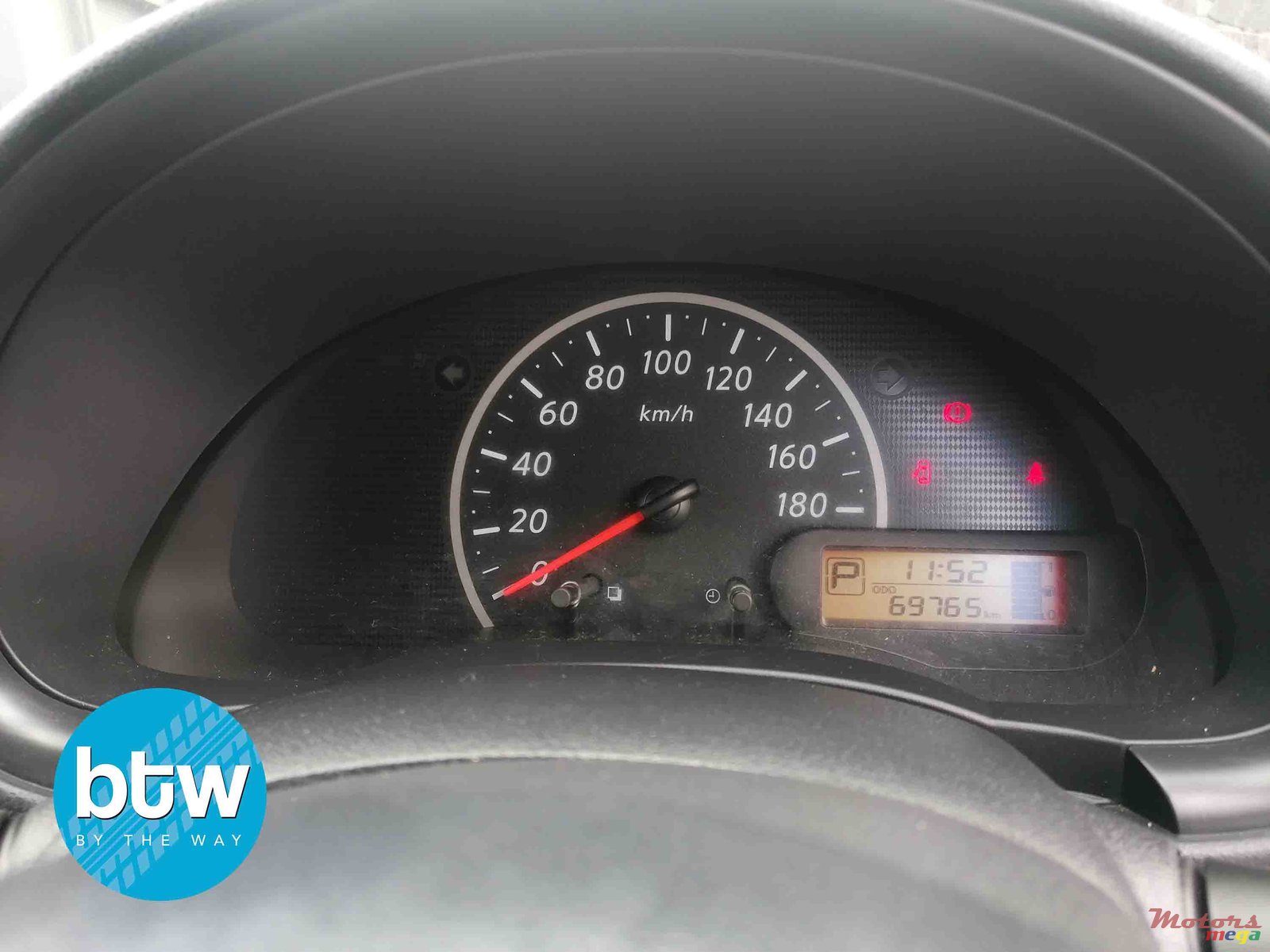 2016' Nissan March photo #6