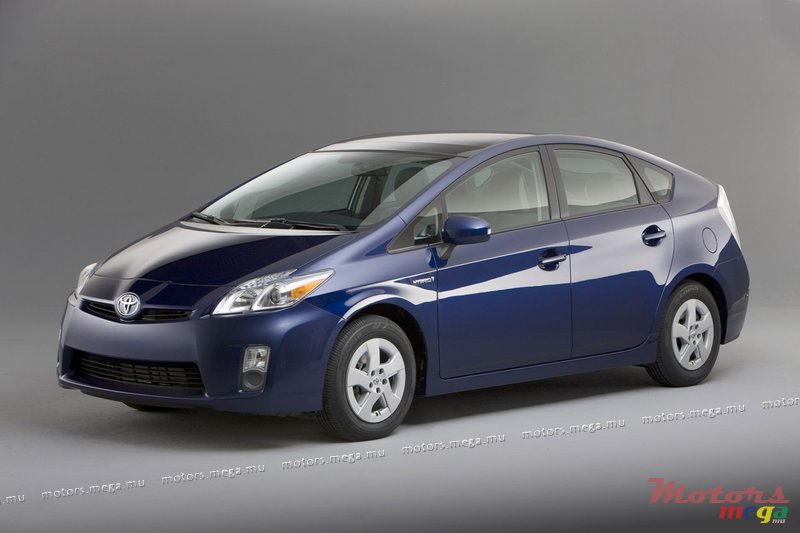 2011' Toyota Prius photo #1