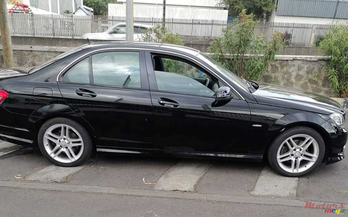 2009' Mercedes-Benz C-Class photo #3
