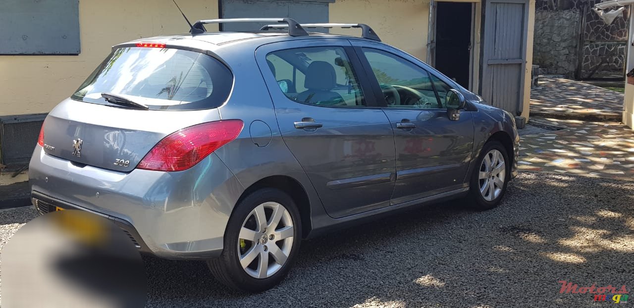 2010' Peugeot 308 photo #2