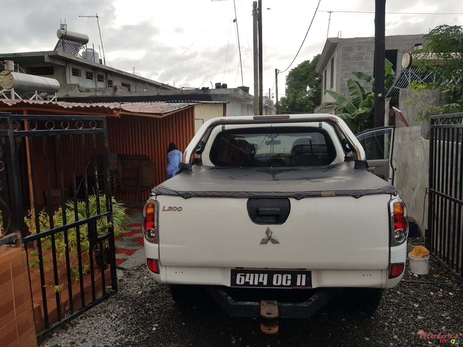 2011' Mitsubishi Triton photo #2