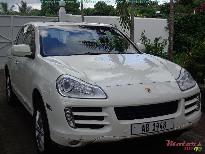 2008' Porsche Cayenne photo #2