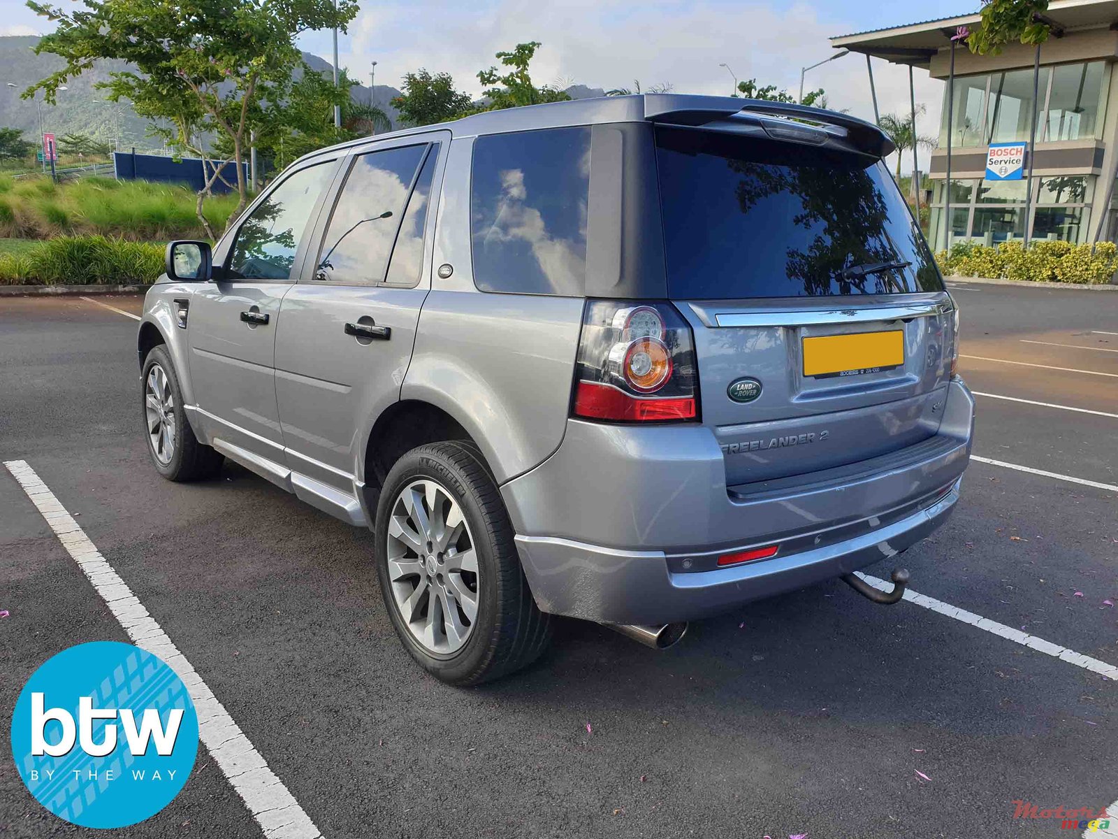 2013' Land Rover Freelander 2 Si4 photo #2
