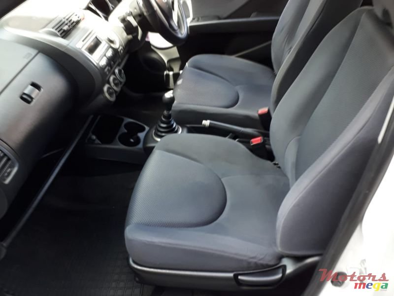 2006' Honda Jazz photo #4