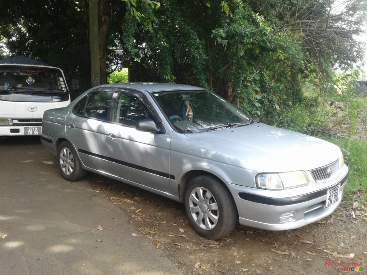 2000' Nissan Sunny photo #3