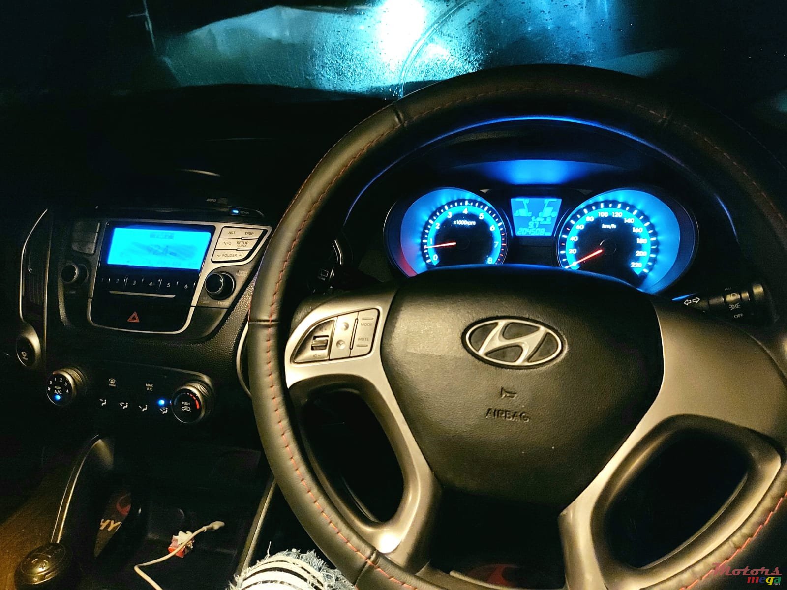 2011' Hyundai ix35 photo #3