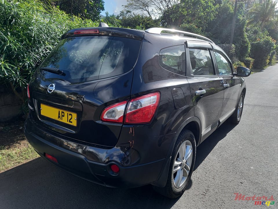 2012' Nissan Qashqai+2 photo #3