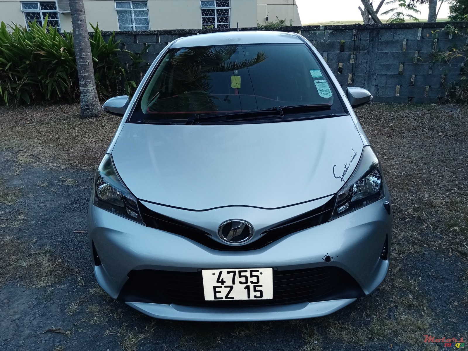 2015' Toyota Vitz photo #2