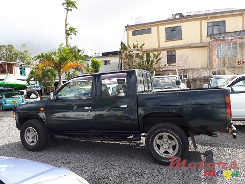 1993' Nissan 4x4 photo #4