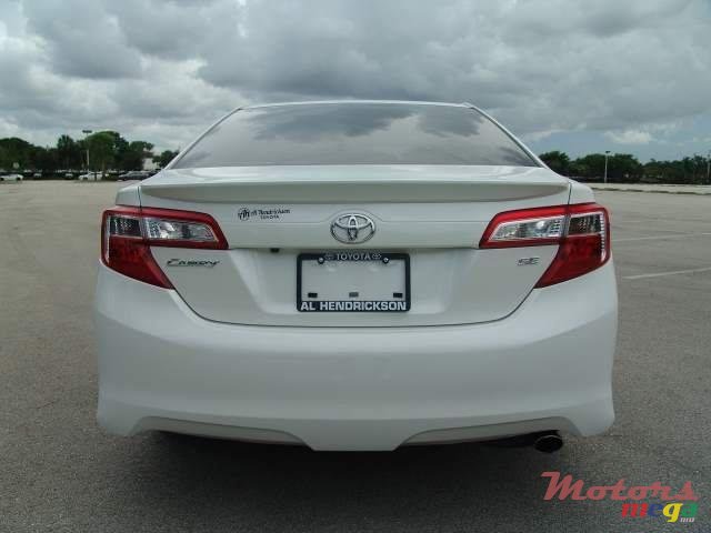 2014' Toyota Camry photo #3