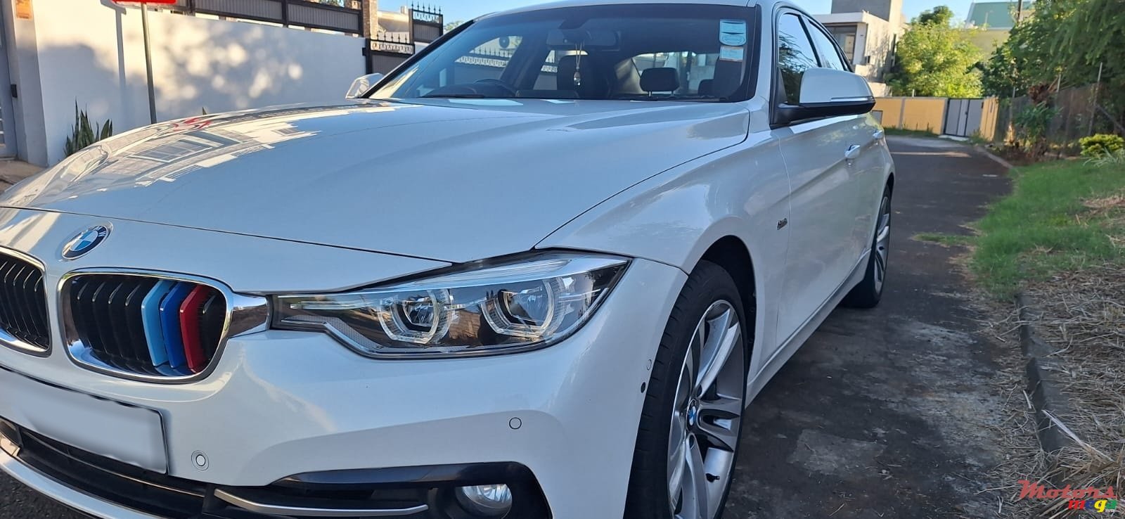 2016' BMW 3 Series photo #4