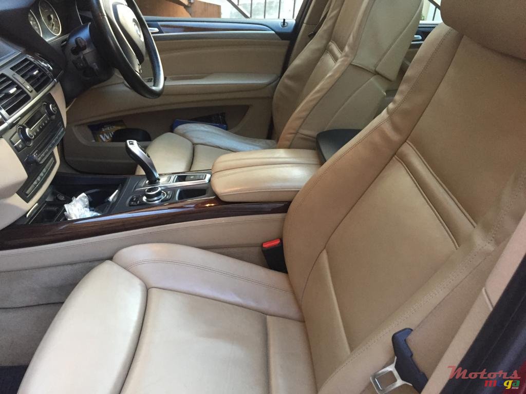 2010' BMW X5 photo #2