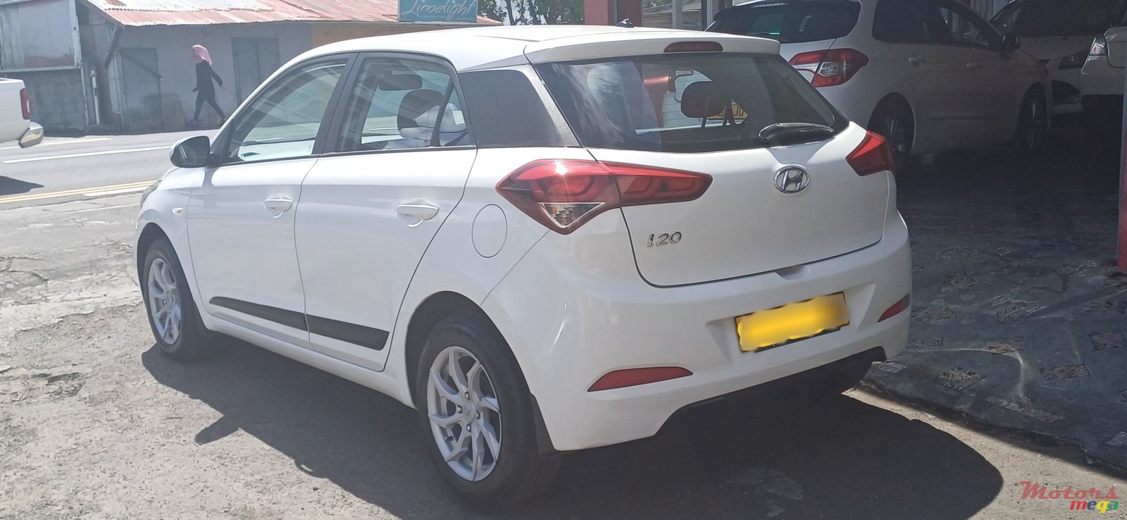 2017' Hyundai i20 photo #2