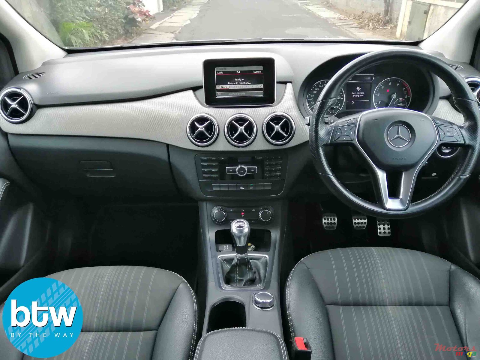 2013' Mercedes-Benz B 200 photo #6