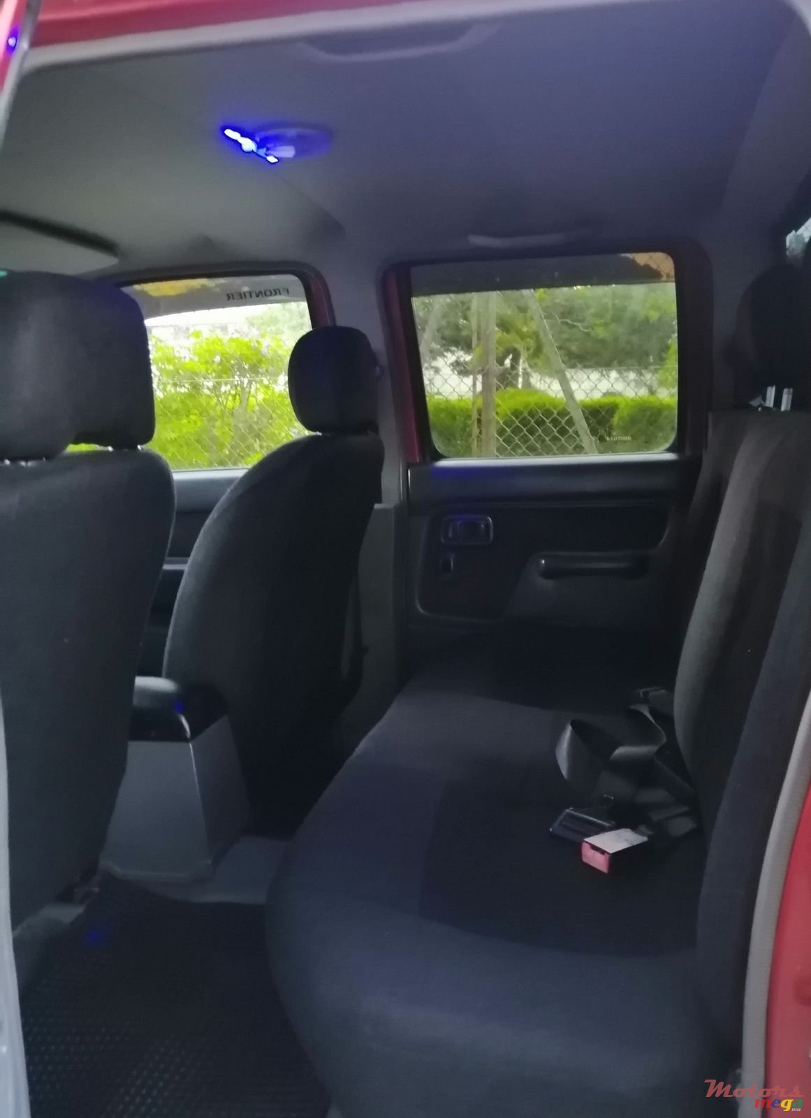 2002' Nissan Hardbody photo #3