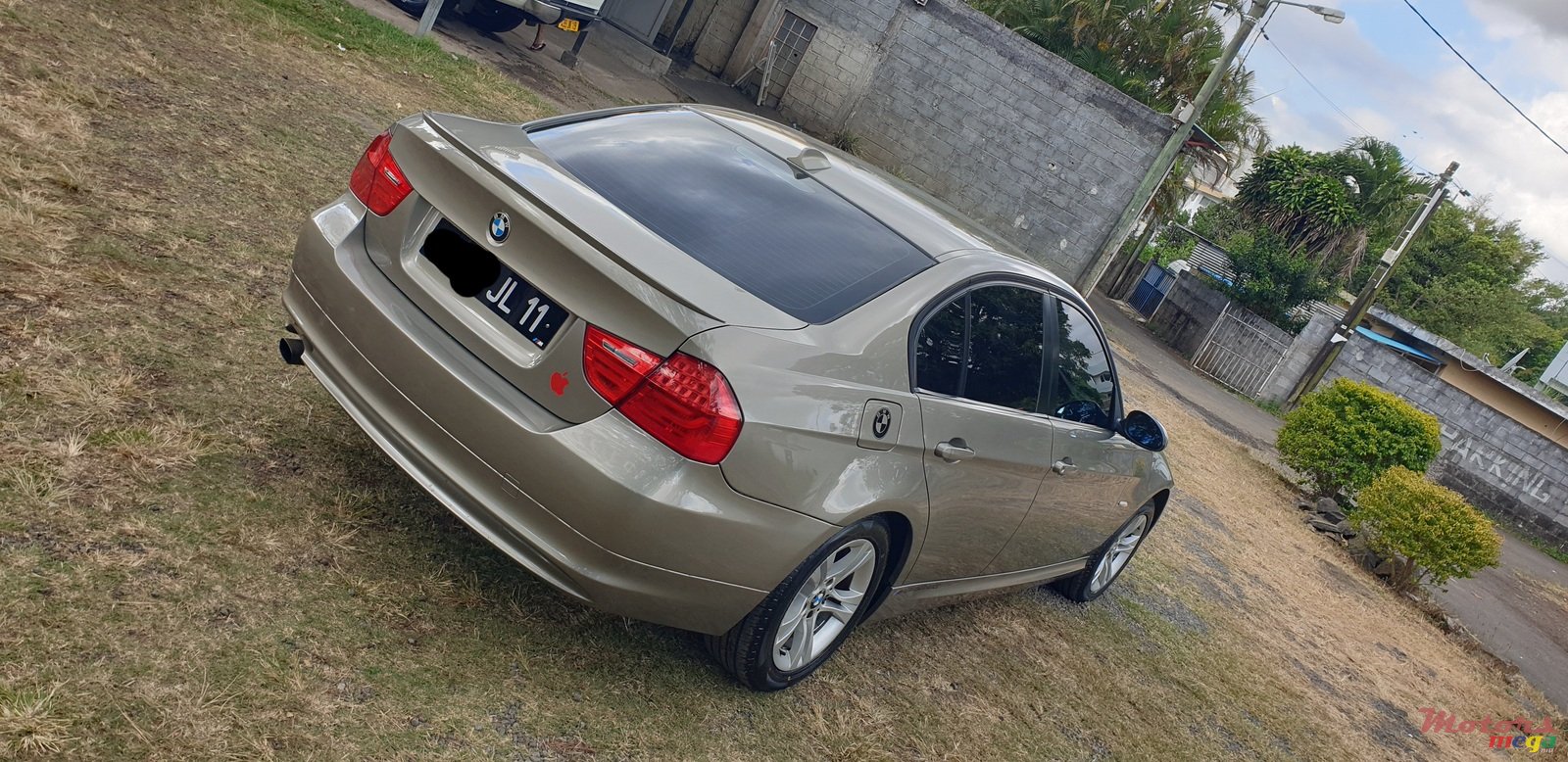 2011' BMW 316 photo #4