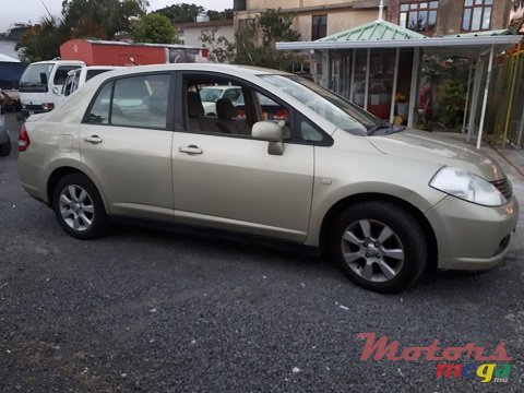 2007' Nissan Tiida photo #1