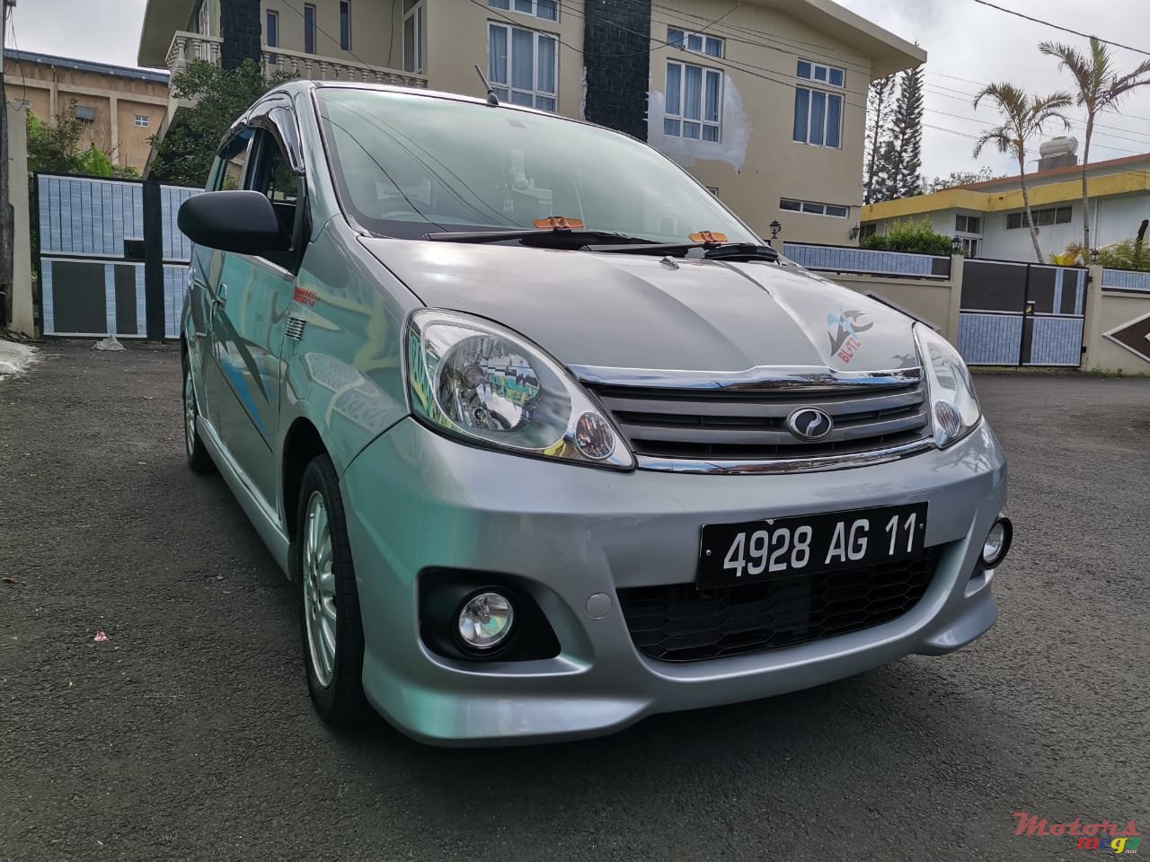 2011' Perodua Viva Elite photo #1