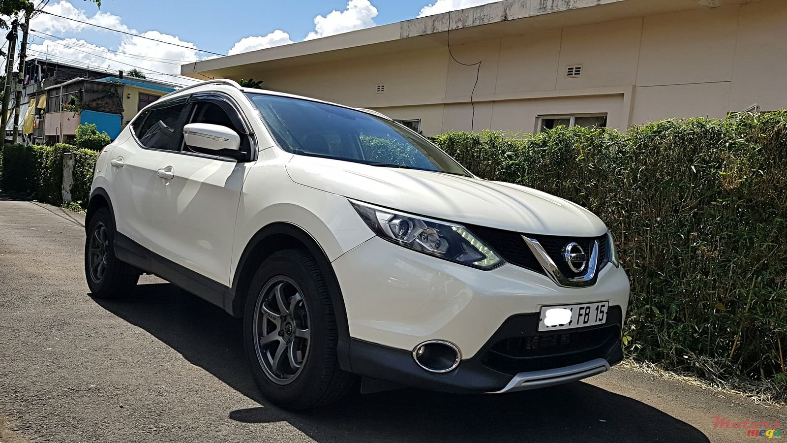 2015' Nissan Qashqai Automatic photo #1