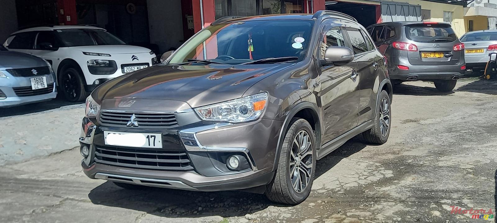 2017' Mitsubishi ASX photo #2