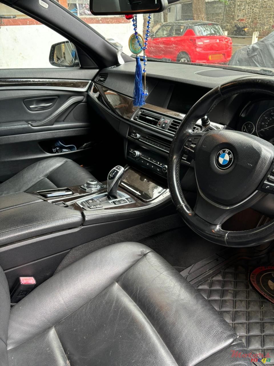 2012' BMW 523 photo #4