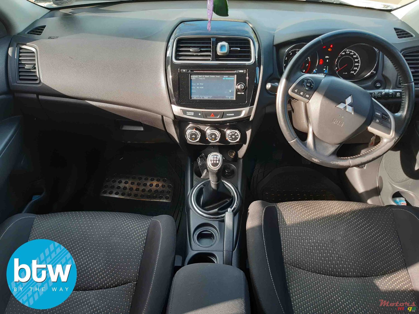 2016' Mitsubishi ASX photo #6