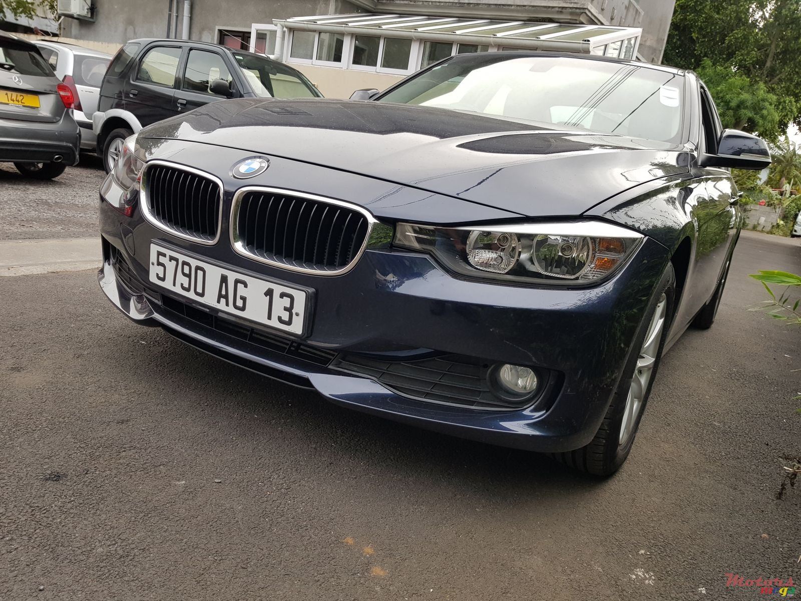 2013' BMW 316 photo #1