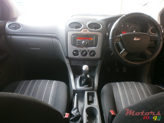 2012' Ford Focus photo #5