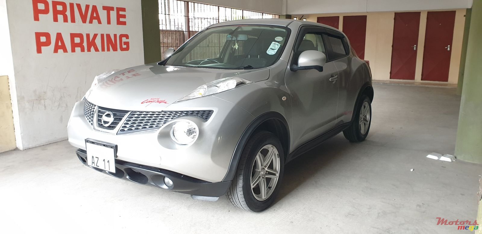 2011' Nissan Juke photo #2