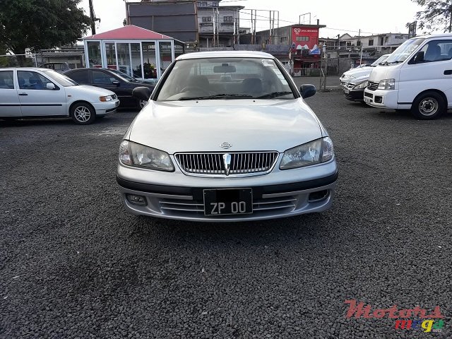 2001' Nissan N16 photo #1