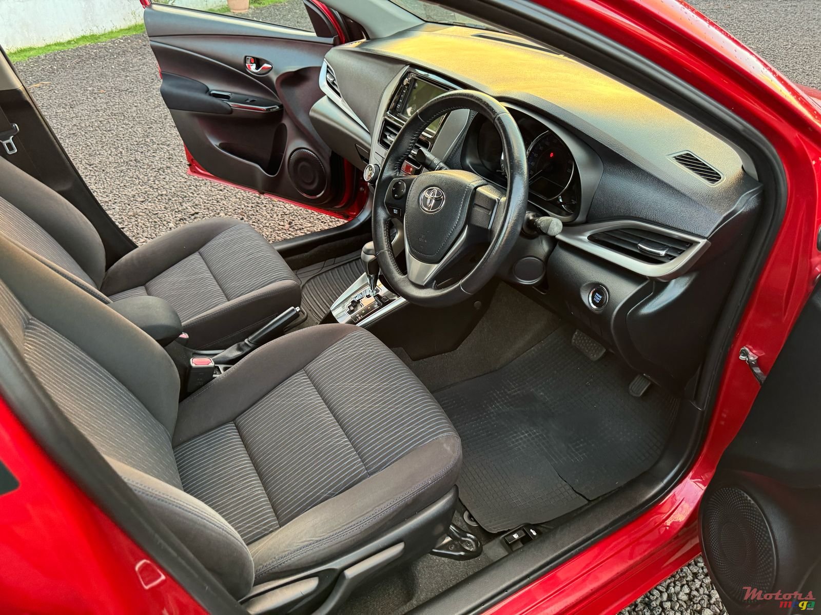 2019' Toyota Yaris photo #5