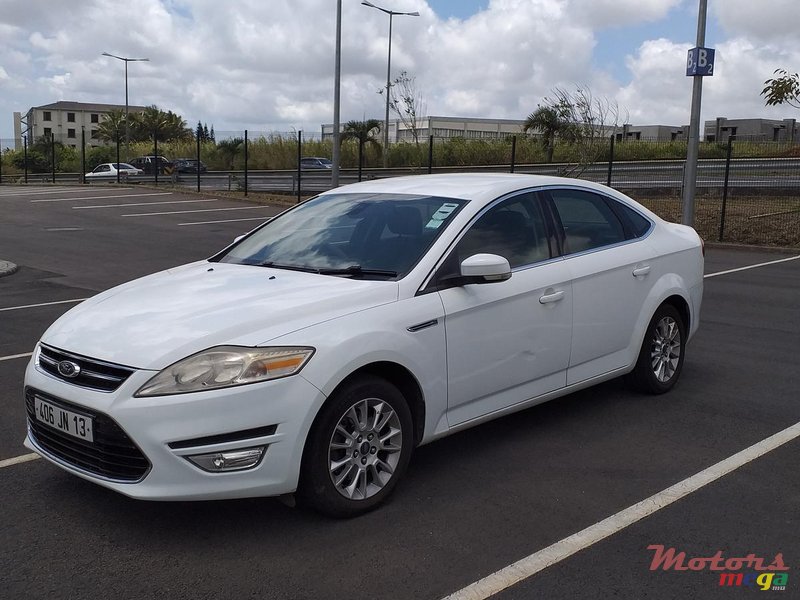 2013' Ford Mondeo photo #6