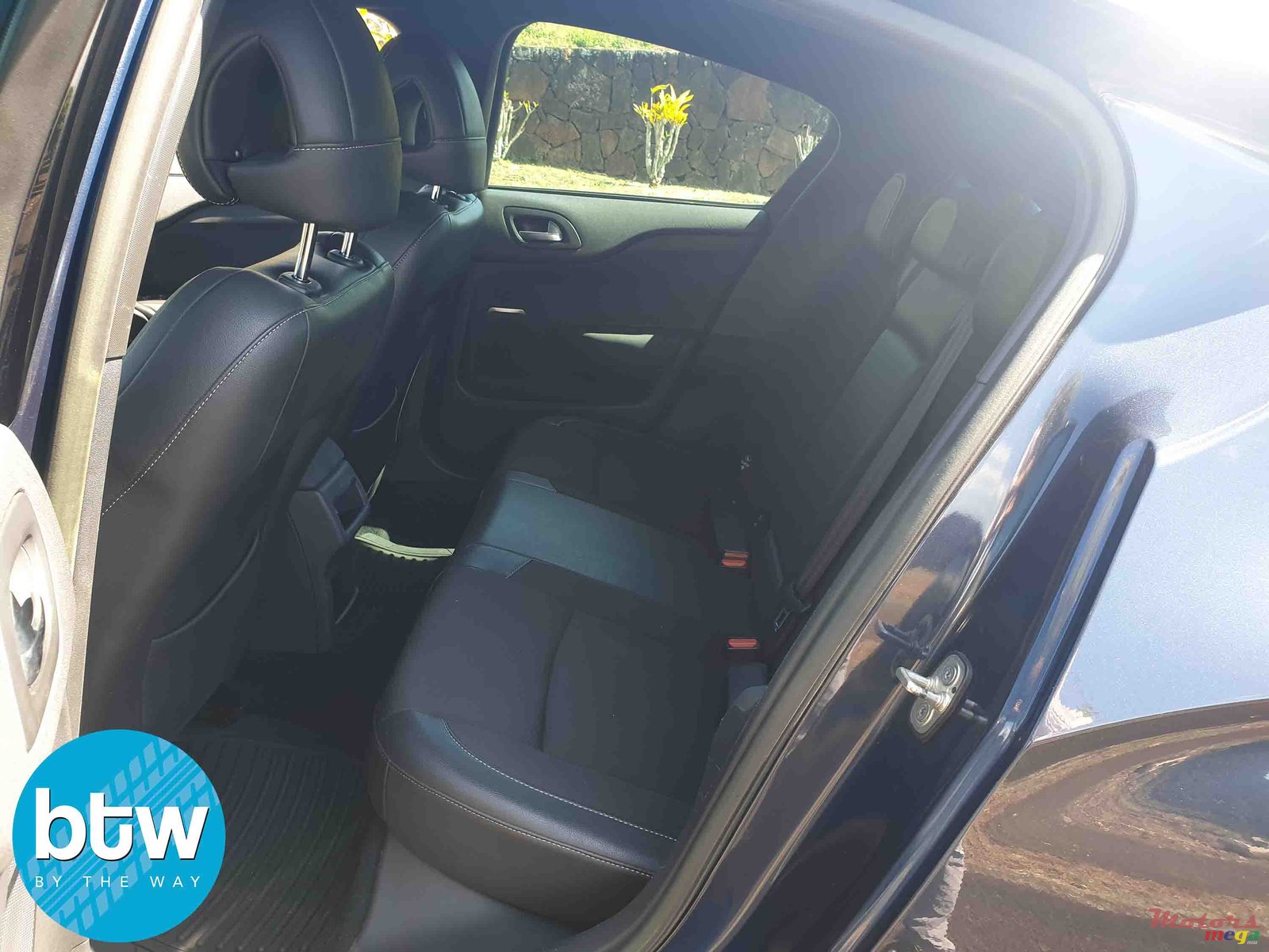 2014' Citroen DS 4 photo #2