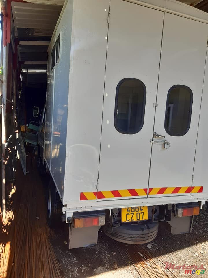 2007' Toyota photo #7