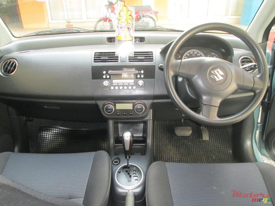 2007' Suzuki Swift photo #5
