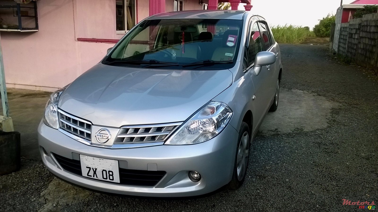 2008' Nissan Tiida photo #1