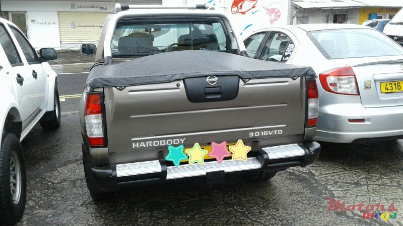 2005' Nissan Hardbody 4x4 photo #2