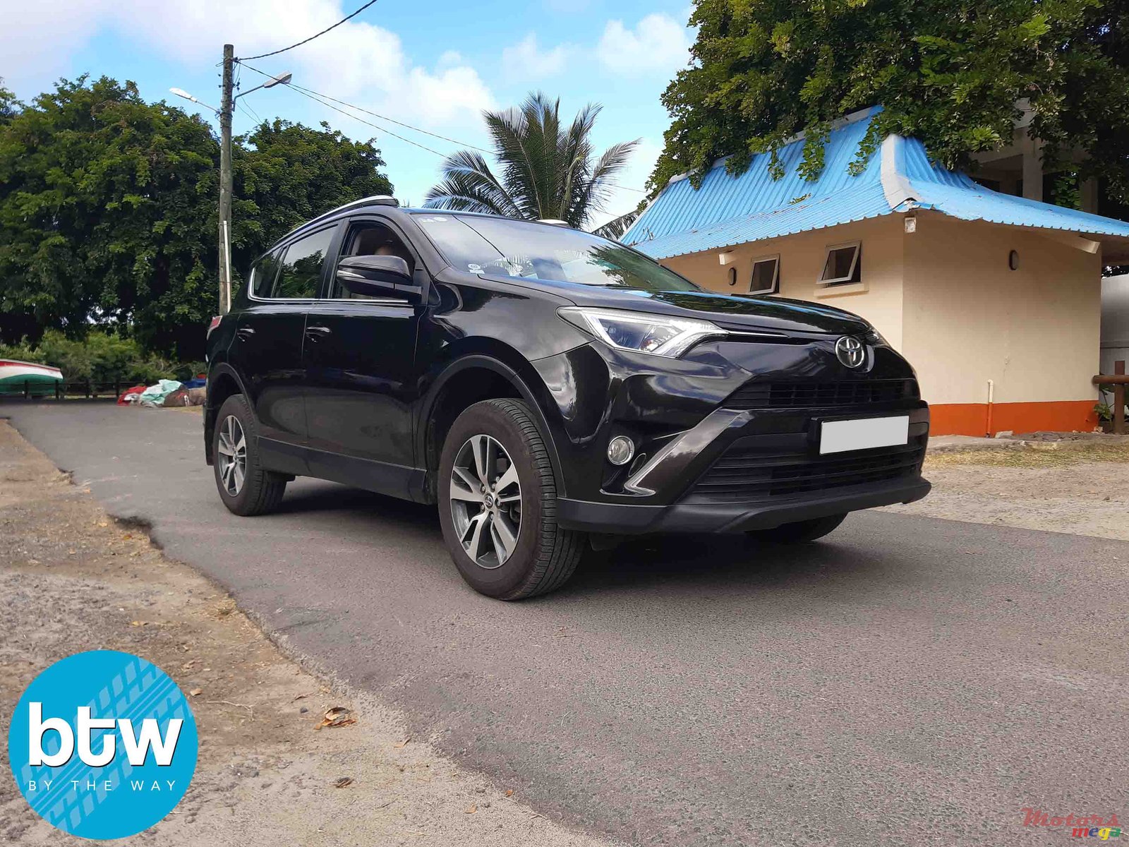 2016' Toyota RAV4 photo #1