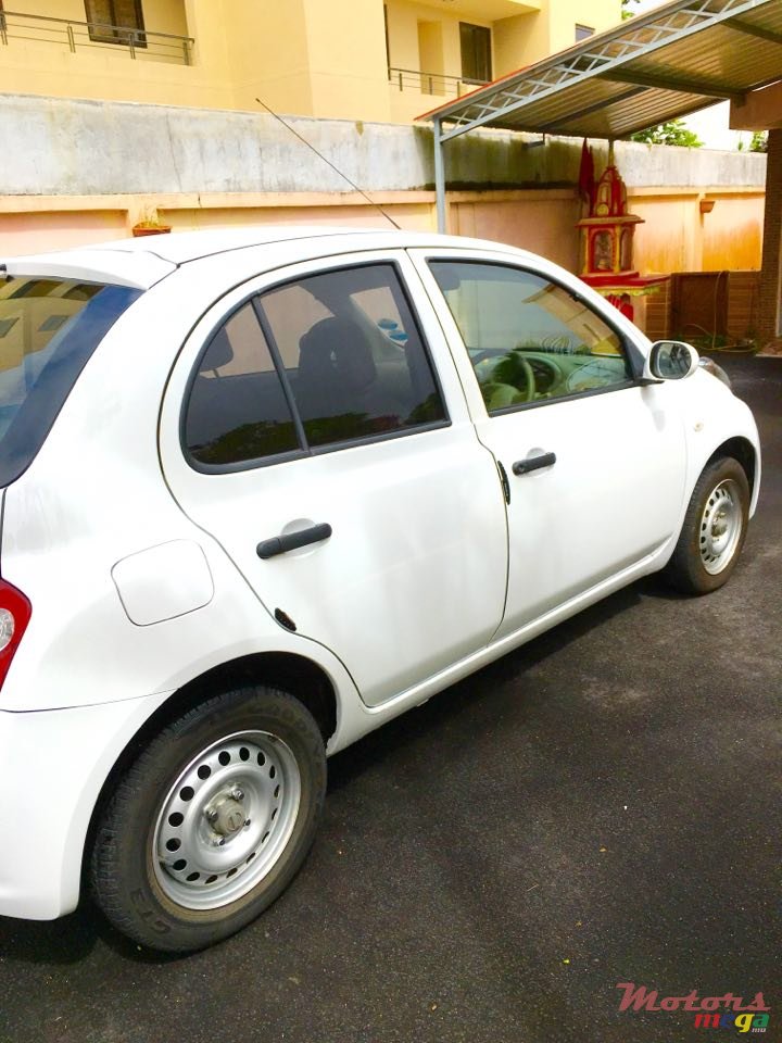 2009' Nissan photo #4