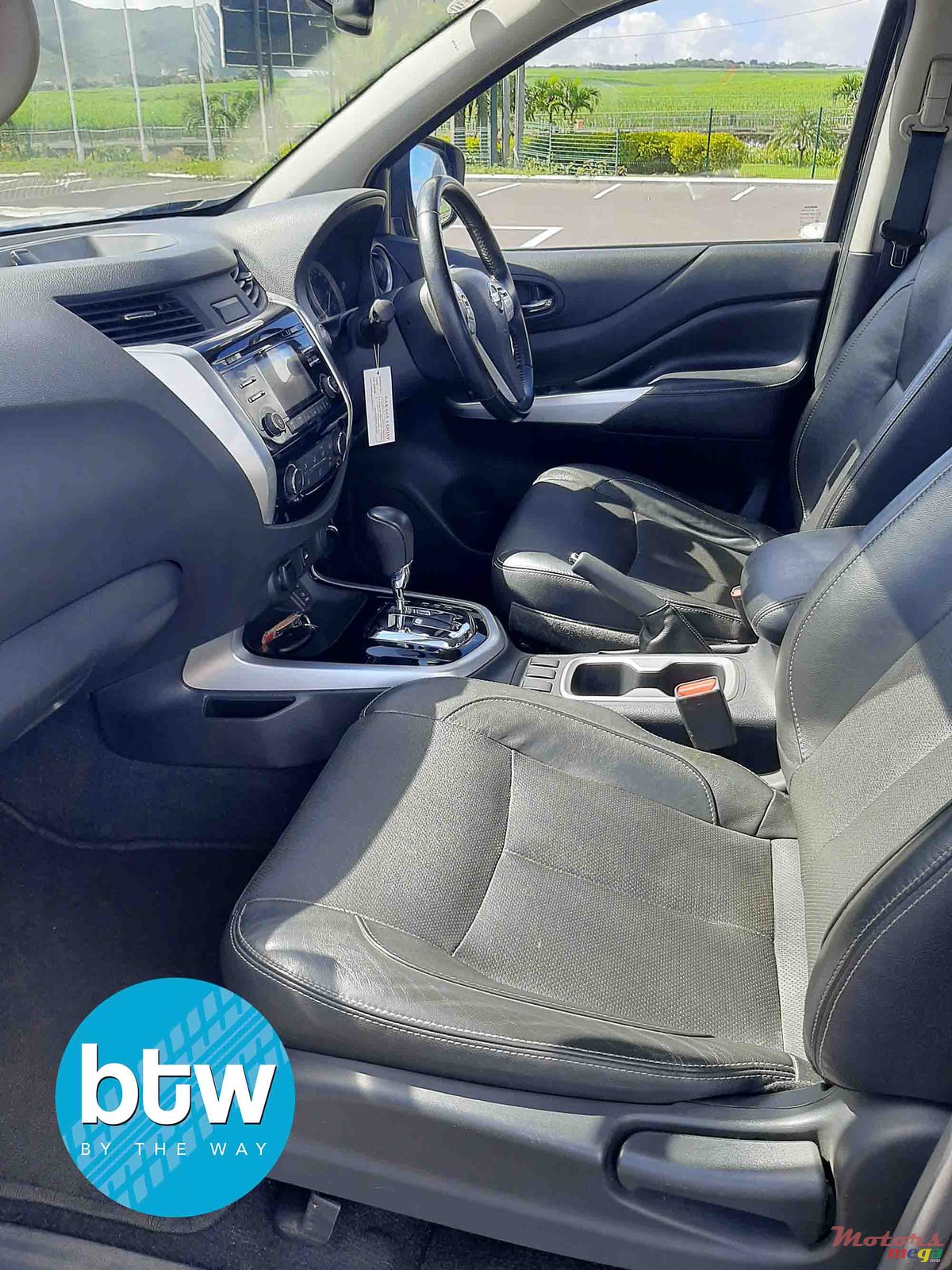 2018' Nissan Navara photo #5