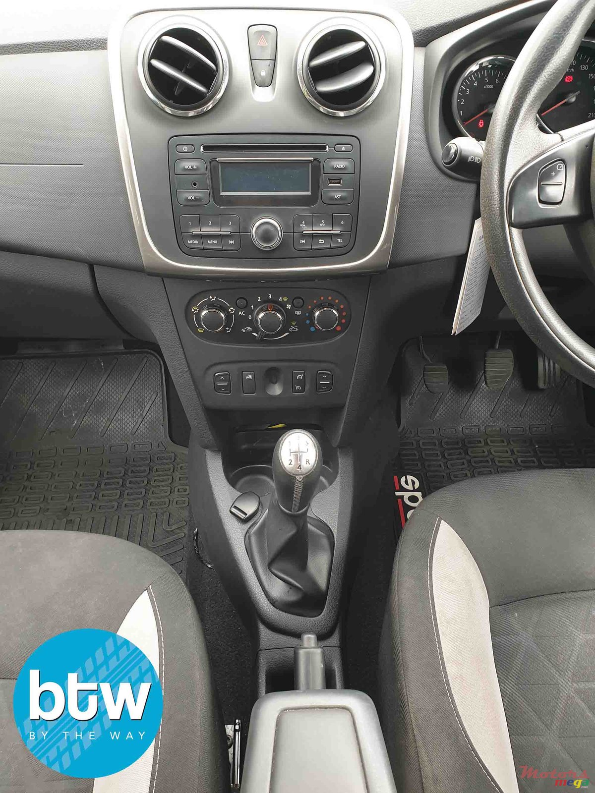 2014' Renault Sandero StepWay 0.9 Turbo photo #7