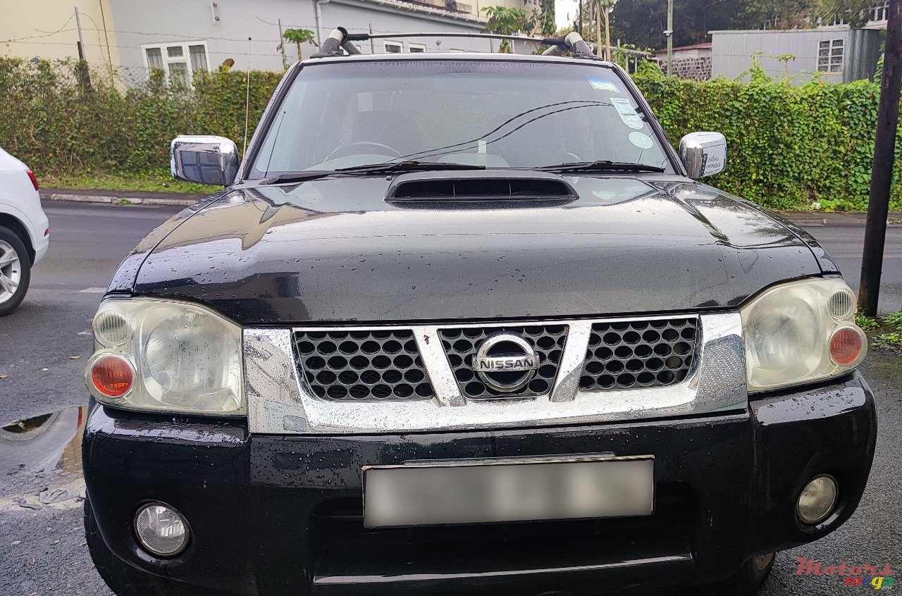 2014' Nissan Hardbody photo #2