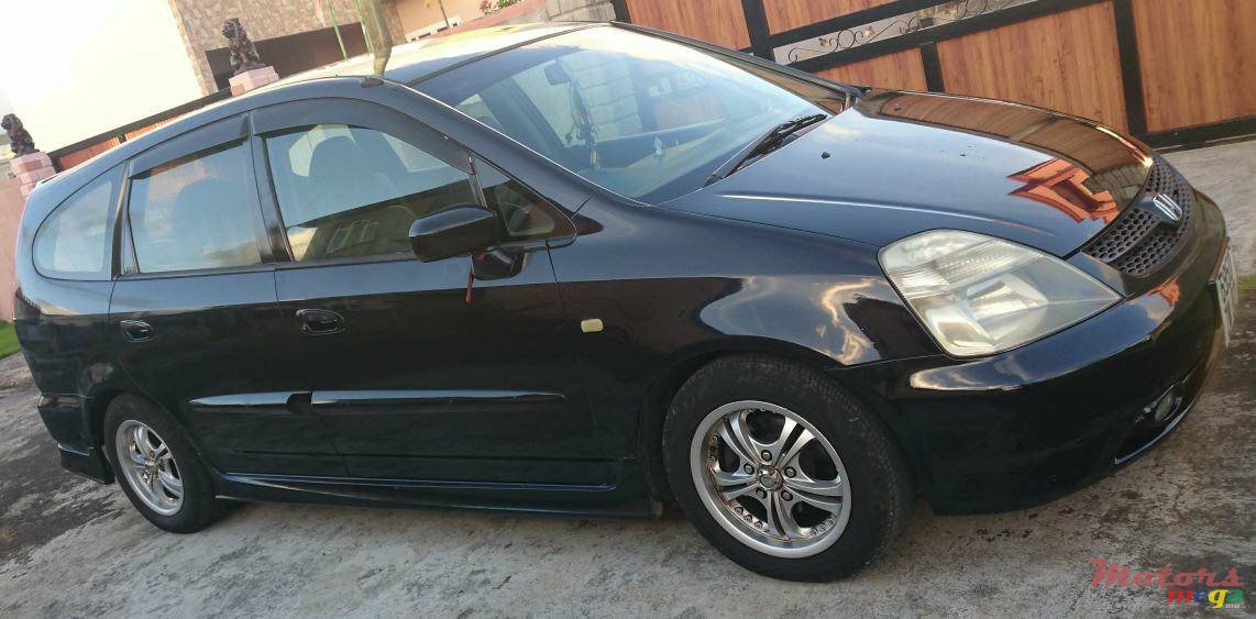 2002' Honda Stream photo #3