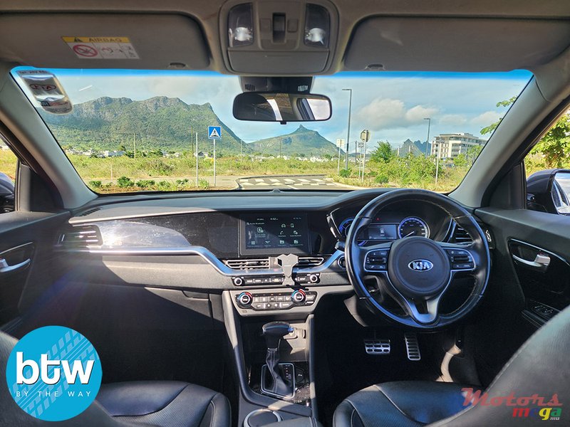 2019' Kia Niro photo #6