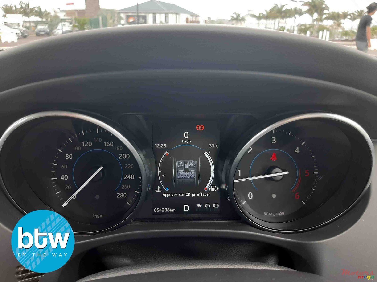 2017' Jaguar F-Type photo #7