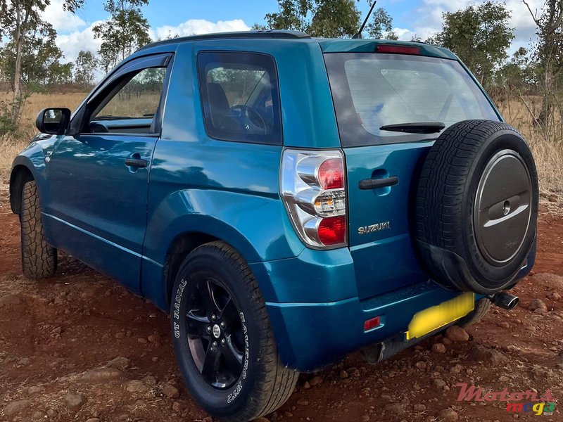 2009' Suzuki Grand Vitara photo #4