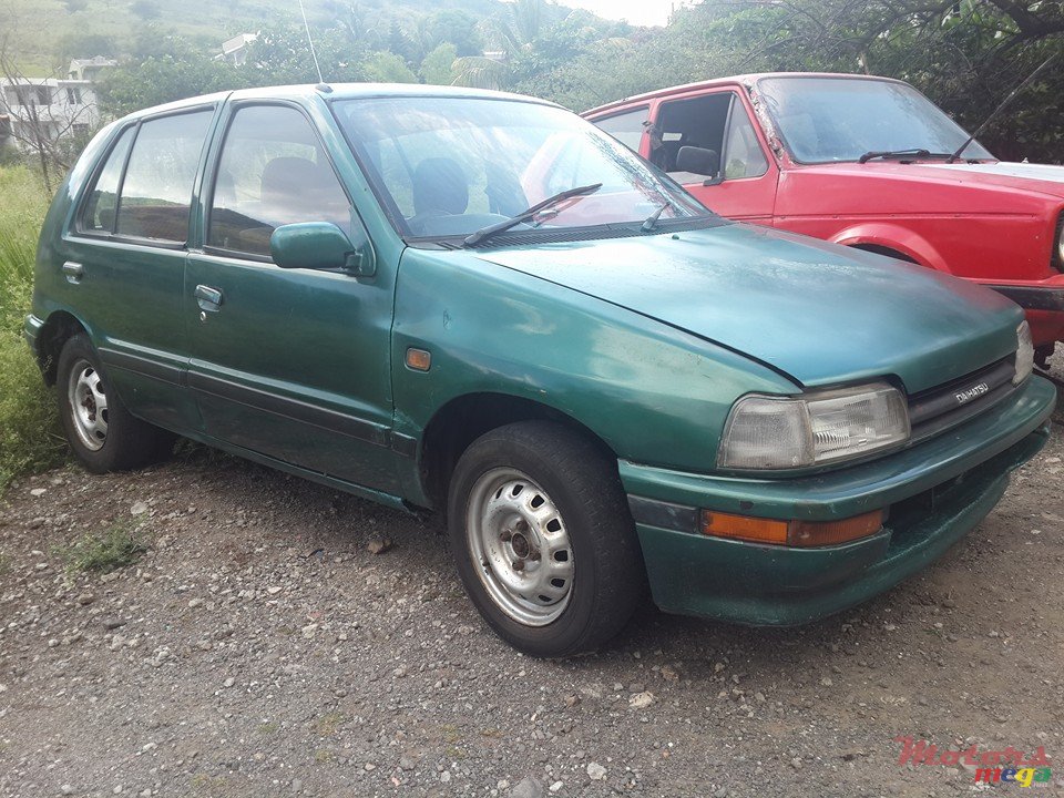 1990' Daihatsu Charade G100 photo #2